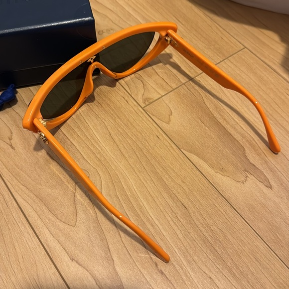 LV Split Cat Eye Sunglasses - Picture 3 of 4
